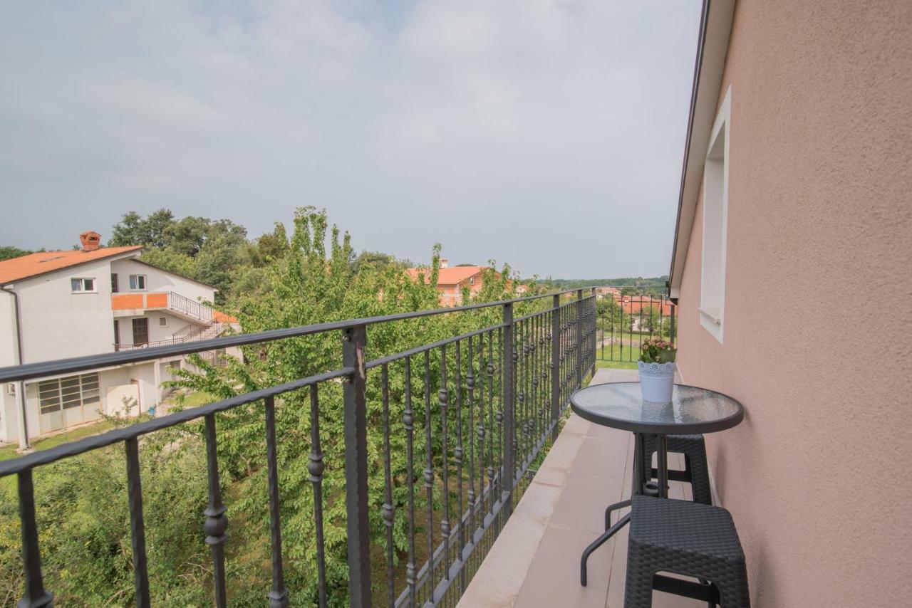 Appartamento Middle Istra Pazin Esterno foto